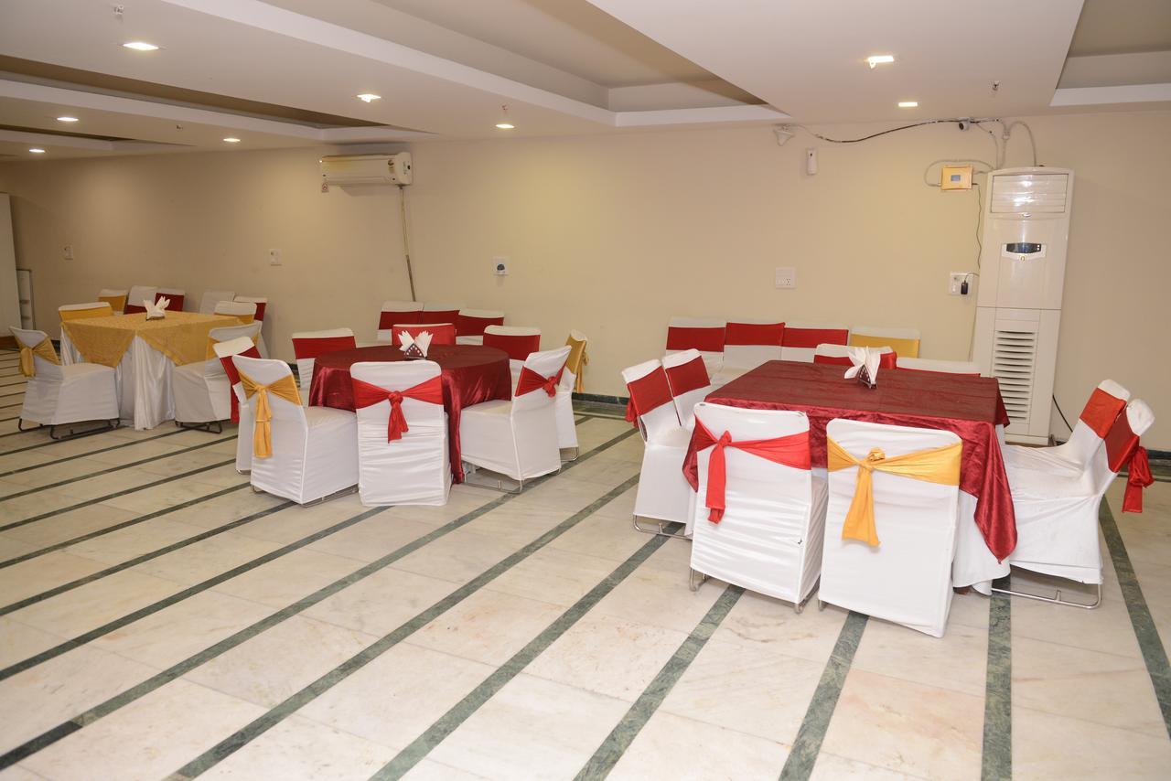 Hotel Balsons Continental 新德里 外观 照片