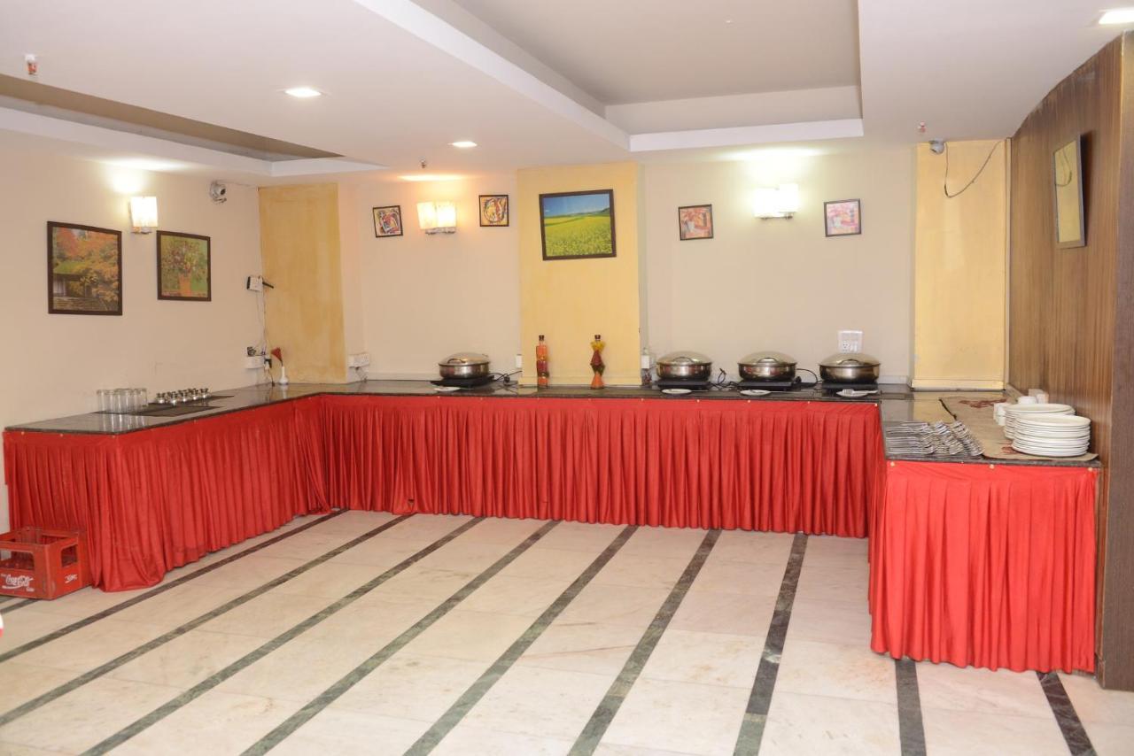 Hotel Balsons Continental 新德里 外观 照片