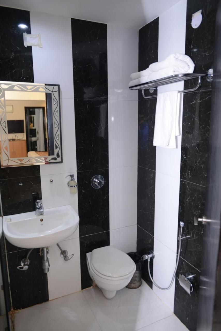 Hotel Balsons Continental 新德里 外观 照片